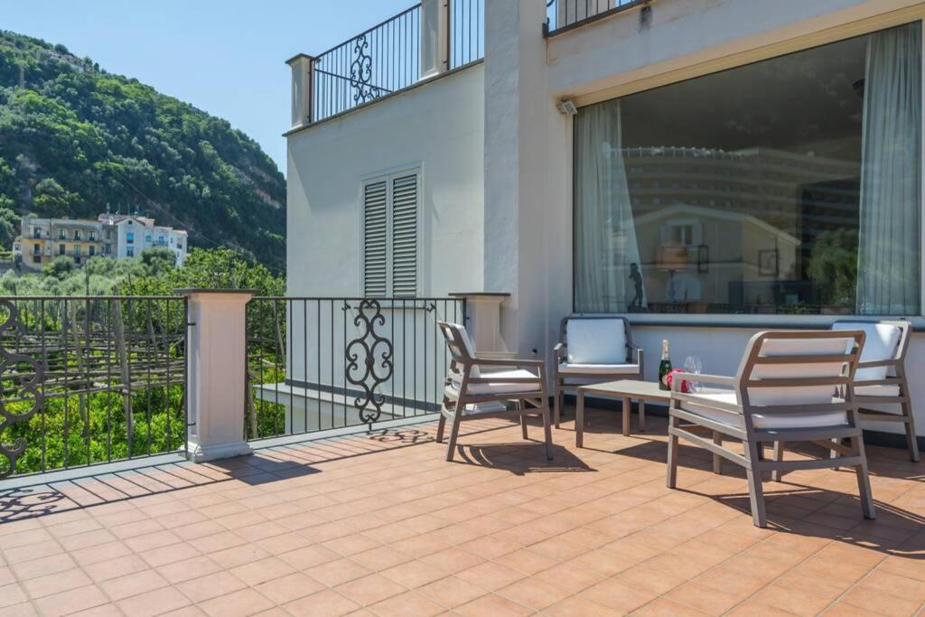 Апартаменты Casa Gege', For Up To 5 Guests, Shared Pool, Sorrento Center Экстерьер фото